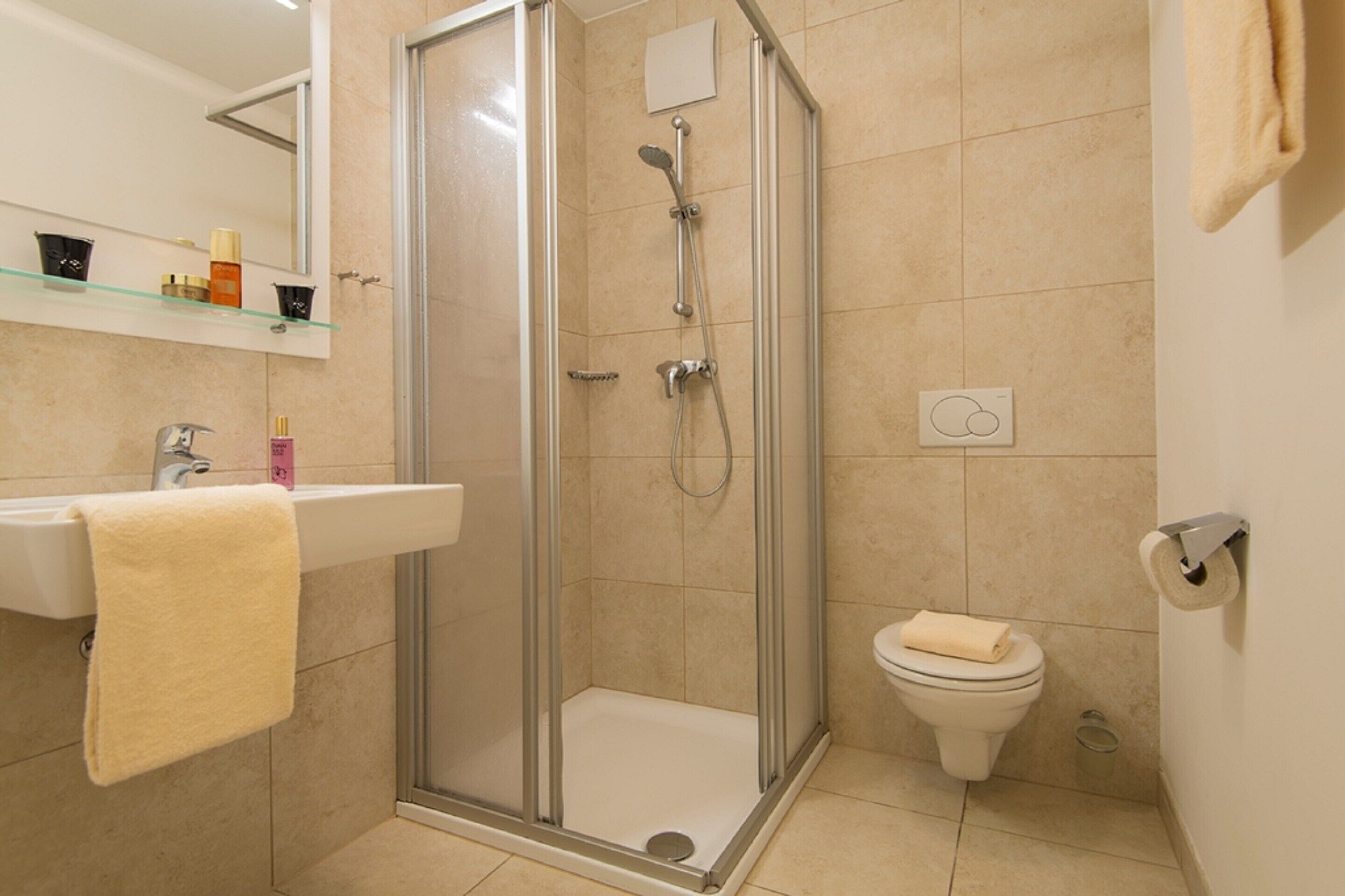 Apartment | Bathroom
