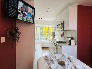 Fridge, microwave, oven, stovetop