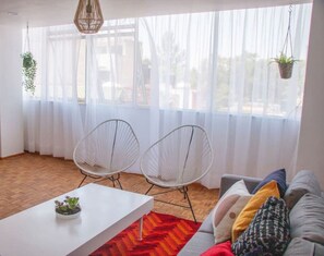 Télévision, chaîne hi-fi