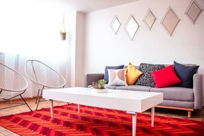 Télévision, chaîne hi-fi