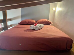 1 habitación, tabla de planchar con plancha, wifi y ropa de cama