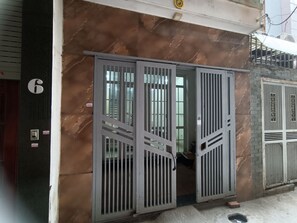 숙박 시설 입구