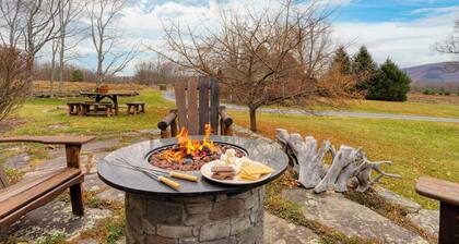 Catskill Park Farm by Avantstay Huge Yard, Fire Pit Near Windham Ski Resort