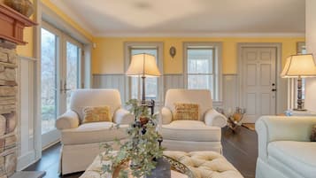 House (4 Bedrooms) | Interior