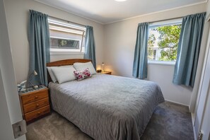 3 bedrooms, iron/ironing board, WiFi