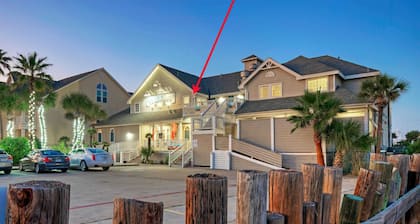Sailfish at Trout Street Waterfront Escape + Patio Walk to Port A Nightlife