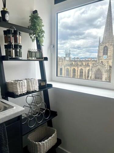 Welcome Home - Your cosy city view apartment!