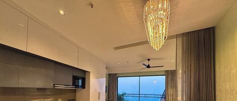 1 dormitorio, tabla de planchar con plancha, wifi y ropa de cama