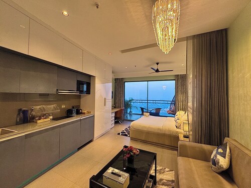 Super Luxury Apartment on 42nd Floor in Noida