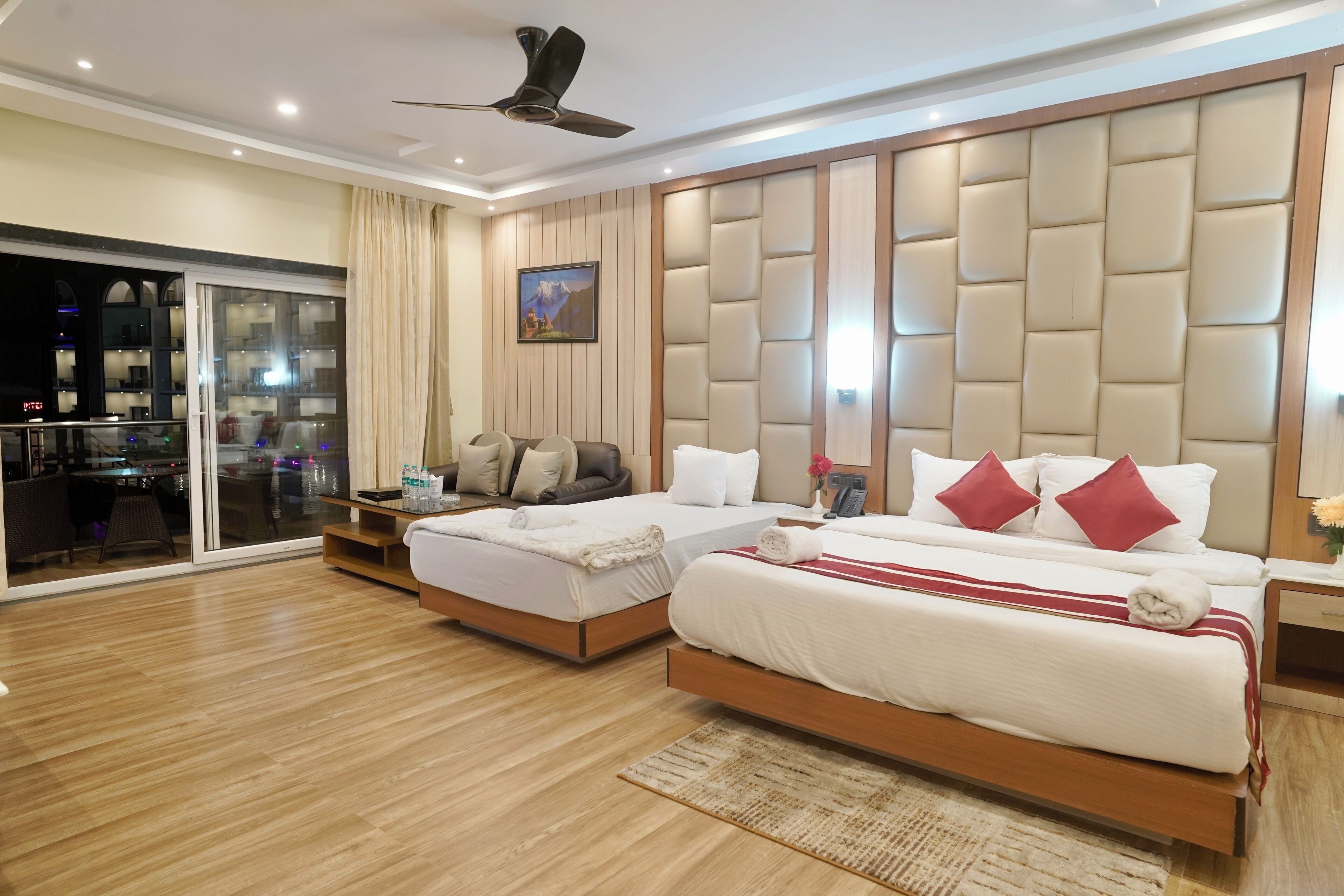 Ylelliset vuodevaatteet, minibaari, yksilöllisesti sisustettu