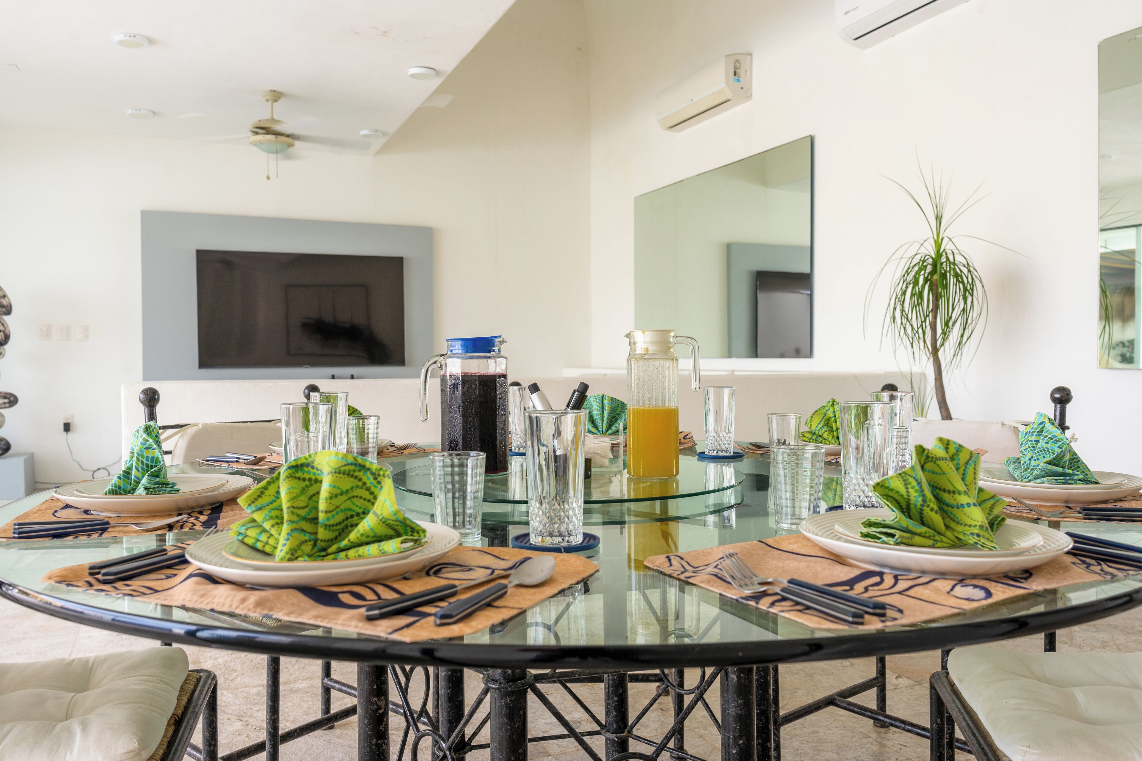 Casa de lujo, vista al mar | Comedor