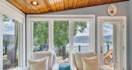 Hook & Paddle - Luxury home on SML with kayaks and private dock.