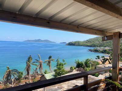 T2 cozy Côte îlots au bord de la plage vue panoramique, coucher de soleil.