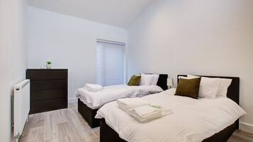 6 bedrooms, iron/ironing board, free WiFi, bed sheets