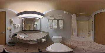 2 Queen Bed Executive Suite Non-Smoking | Bathroom