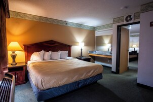 Desk, laptop workspace, free rollaway beds, bed sheets