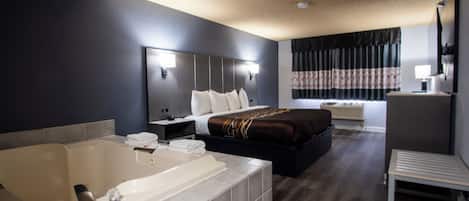 Comfort kamer, 1 kingsize bed, niet-roken, hot tub | 2 slaapkamers, een bureau, een laptopwerkplek