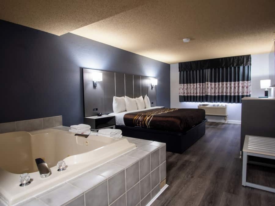 Comfort Room, 1 King Bed, Non Smoking, Hot Tub