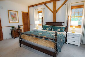 1 bedroom, desk, free WiFi, bed sheets - Osceola Mill is a boutique inn located in the Shenandoah Valley 20 minutes from Lexington and Staunton. (Vesuvius)