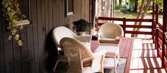 Osceola Mill is a B&B inn located in the Shenandoah Valley 20 minutes from Lexington and Staunton.