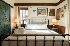 1 bedroom, desk, free WiFi, bed sheets
