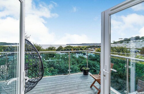 Cosy cottage near Goodrington beach front. Stunning balcony views