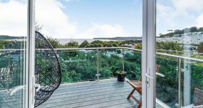 Cosy cottage near Goodrington beach front. Stunning balcony views