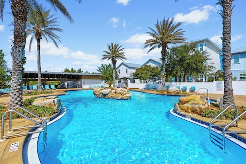 Serenity by the Sea by Avantstay Walk to Beach + Pool Access!