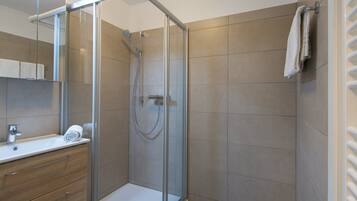 Apartment | Bathroom