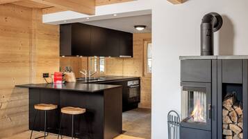 Réfrigérateur, micro-ondes, four, lave-vaisselle