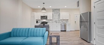 Charming hotel suite in enchanting Evansville with AC, WiFi & parking 