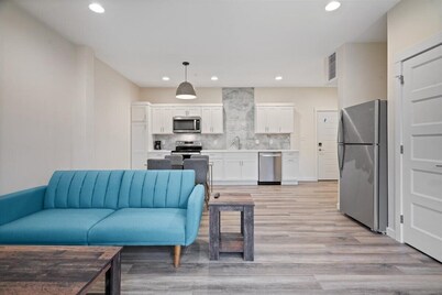 Charming hotel suite in enchanting Evansville with AC, WiFi & parking 