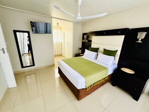 2 habitaciones, tabla de planchar con plancha, wifi y ropa de cama