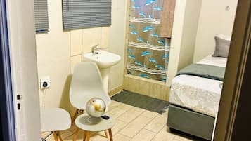 2 quartos, ferros/tábuas de passar roupa, Wi-Fi, roupa de cama