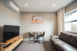 TV - The Residence Apartment Three (New Plymouth)