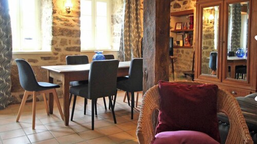 CHARMING COTTAGE IN THE MONTS D'AMBAZAC AT THE FOOT OF THE SINGLETRACK BIKE PARK 