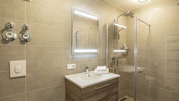 Apartment | Bathroom