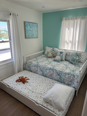 2 bedrooms, iron/ironing board, travel cot, WiFi