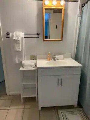 Dusche, Handtücher, Toilettenpapier