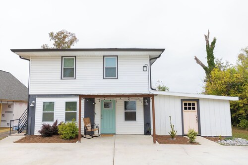 Chic 1-bedroom with AC and WiFi in downtown Newnan