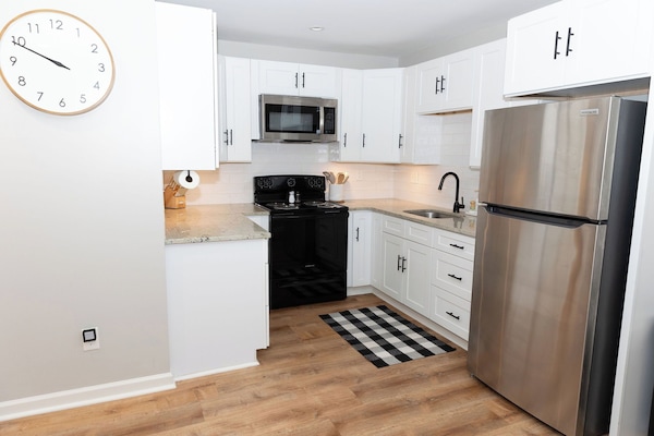 Micro-ondes, four, plaque de cuisson