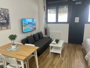 Smart TV - Apartment Río Manzanares 10 - Matadero Zone (Madrid)