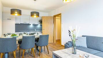 Apartment | Dining