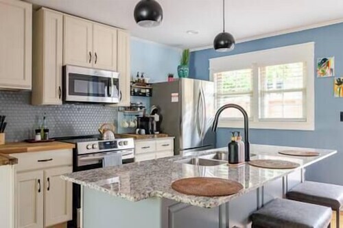 The Blue House/Walk Downtown w/ Upscale Coffee Bar, The Blue House/Walk Downtown w/ Upscale Coffee B