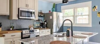 The Blue House/Walk Downtown w/ Upscale Coffee Bar, The Blue House/Walk Downtown w/ Upscale Coffee B