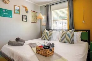 2 chambres, fer et planche à repasser, lit de bébé portatif, Wi-Fi