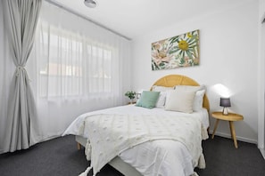 4 bedrooms, desk, WiFi - Bellamama's @ Ballarat (Winter Valley)
