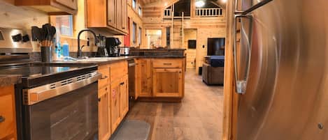 Fridge, microwave, stovetop, dishwasher