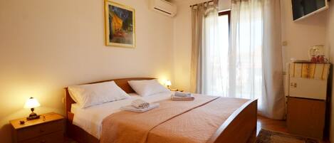 1 bedroom, internet, bed sheets