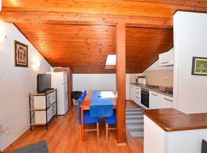 Fridge, stovetop, coffee/tea maker, cookware/dishes/utensils - Classic and Elegant Rovinj Apartments with Balcony - Two Bedroom Apartment with Balcony (Rovinj)